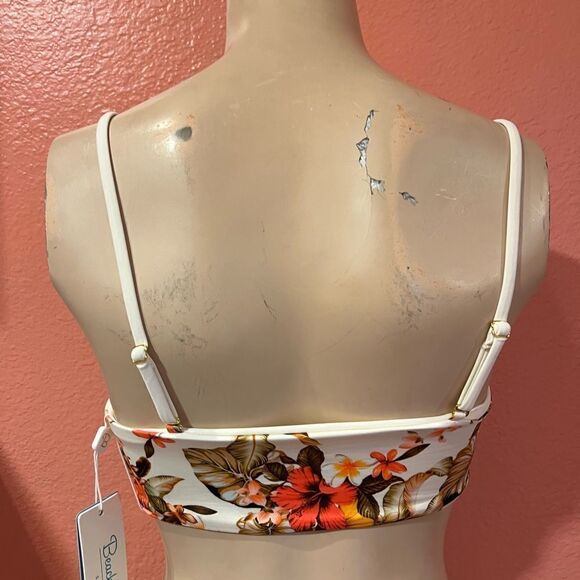 BEACH BUNNY TOP!! - Picture 4 of 7